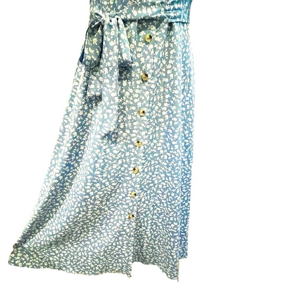 New Light Blue Summer Dress with White Flowers Puffy Sleeves Button Down Size M - Picture 3 of 9